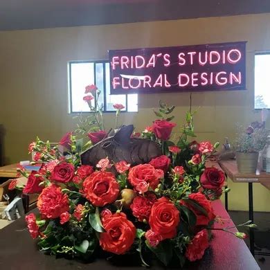 Sierra Vista Florist: Fridas Studio Floral Design 